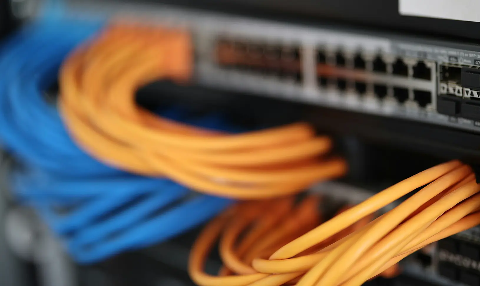 Illuminated fibre optic strands